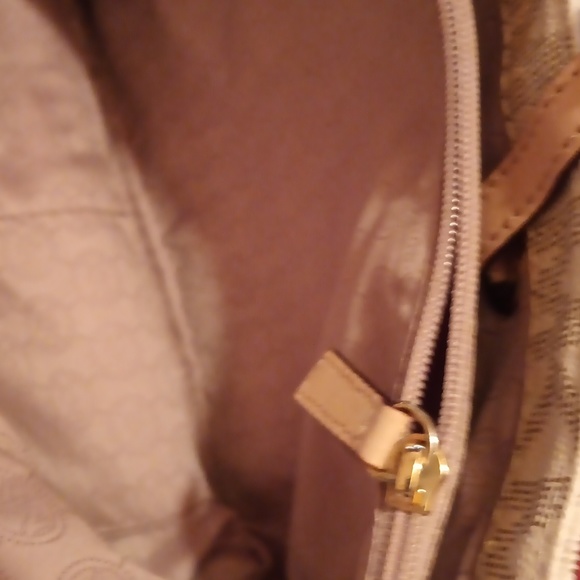 Michael Kors - Picture 4 of 5